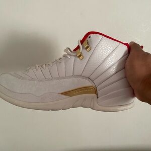Air Jordan 12 Retro Fiba (authentic)